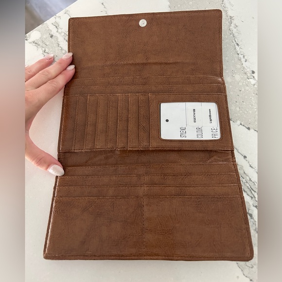 ππΈ Bebe Wallet πΈπ - Picture 3 of 7